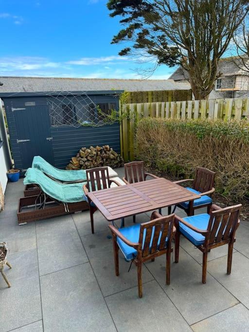 Apartamento Studio, Ideally Located At Beautiful Lizard Point, Cornwall Helston Exterior foto