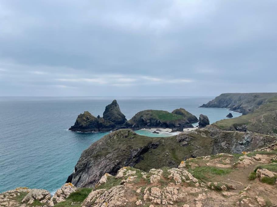 Apartamento Studio, Ideally Located At Beautiful Lizard Point, Cornwall Helston Exterior foto